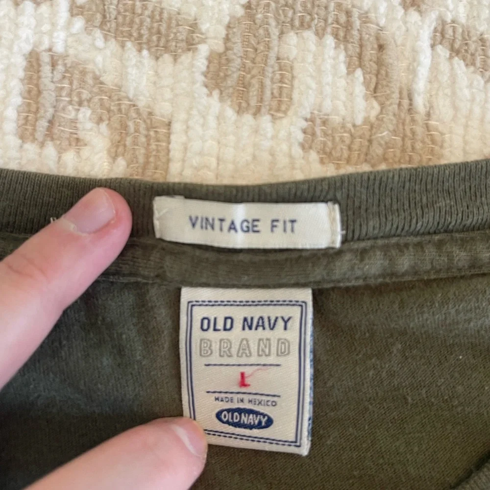 Old Navy Vintage Fit Graphic Tee - Size Large - Unisex Olive Green